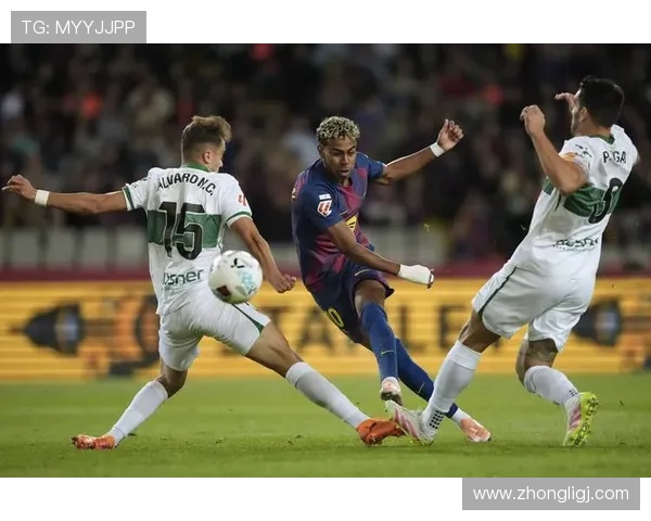 西甲联赛中有哪些球员和球队通过刷黄牌获得关注