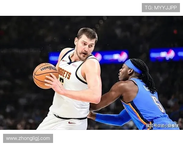 关键时刻约基奇拼尽全力抢篮板摔倒罚球引发爵士主教练哈迪愤怒反应 关键时刻约基奇拼尽全力抢篮板摔倒罚球引发爵士主教练哈迪愤怒反应